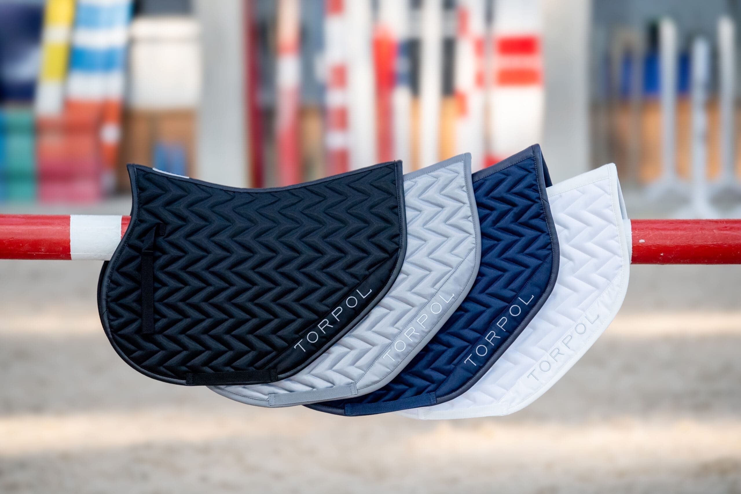Torpol Sport Kollektion Schabracke in den Farben schwarz, grau, blau und weiß